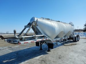 JL-Tandem-Aluminum-Pnuematic-Tanker-Trailer