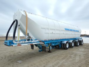 King-Quad-Axle-Pneumatic-Trailer