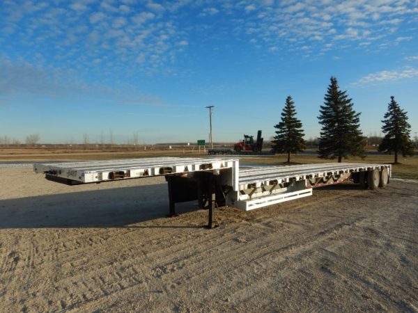 Wilson-Tandem-Aluminum-Combo-Step-Deck-Trailer