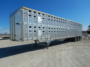 Merritt-Tridem-Livestock-Trailer