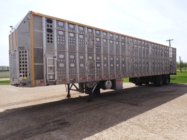 Merritt-Tandem-Staight-Deck-Livestock-Trailer