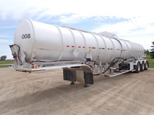 Polar-Tridem-Aluminum-Tanker-Trailer