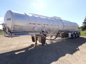 Polar-Tridem-Aluminum-Tanker-Trailer