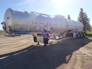 Polar-Tridem-Aluminum-Tanker-Trailer