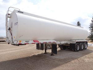 Columbia-Tridem-Aluminum-Tanker-Trailer