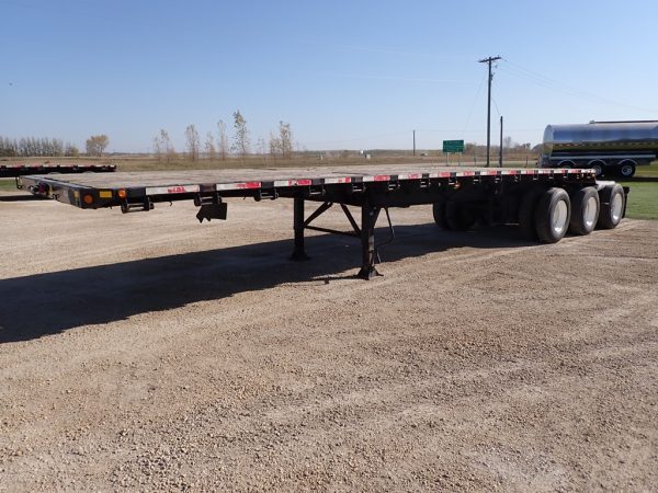 Doepker-Super-B-Flat-deck-Trailer
